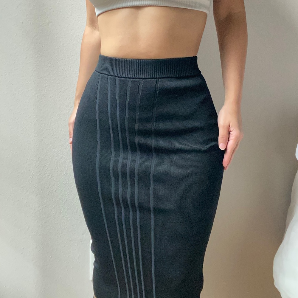 GOOD AMERICAN | skirt. Size 2 . Never worn. brand new with tags